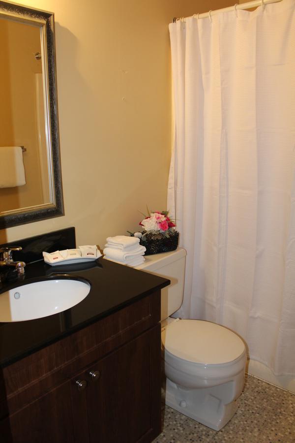 Hotel Motel Hospitalite เลวีส ภายนอก รูปภาพ